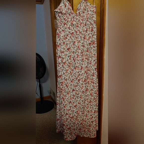 SOLD OUT Juniors Sleeveless Floral Print Dress - Picture 8 of 9